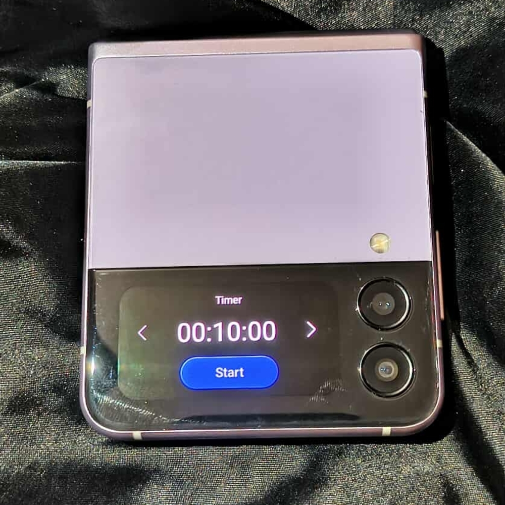 Samsung Galaxy Z Flip 3 - Lavender and Black